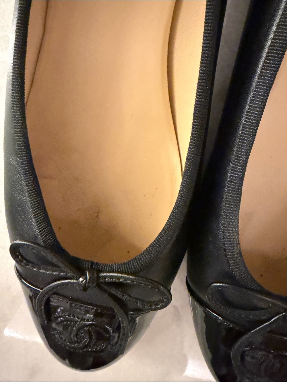 CHANEL Black Leather Ballet Flats with Patent Cap Toe and Bow - Picture 3 of 11